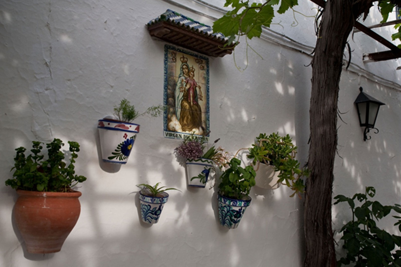 Hornacina de la Virgen del Carmen en la fachada de la Casería de Jesús